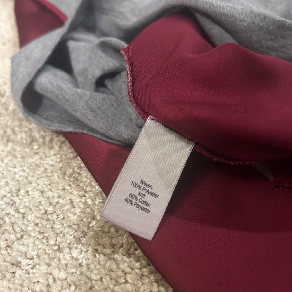 Jennifer Lopez Women's Burgundy Satin Top Sz. XL - Picture 4 of 8